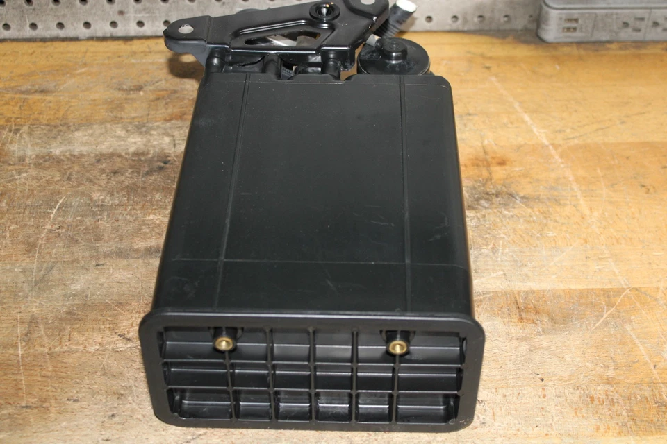 Toyota Venza 2009 2010 2011 2012 bote de carbón de vapor de combustible OEM 77740-0T010 Foto 4 de 4