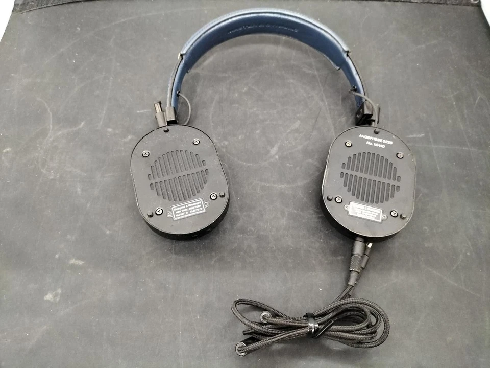 Master & Dynamic MH40 Closed Aluminum Headphones 45mm Drivers No Pads - Image 2 of 4