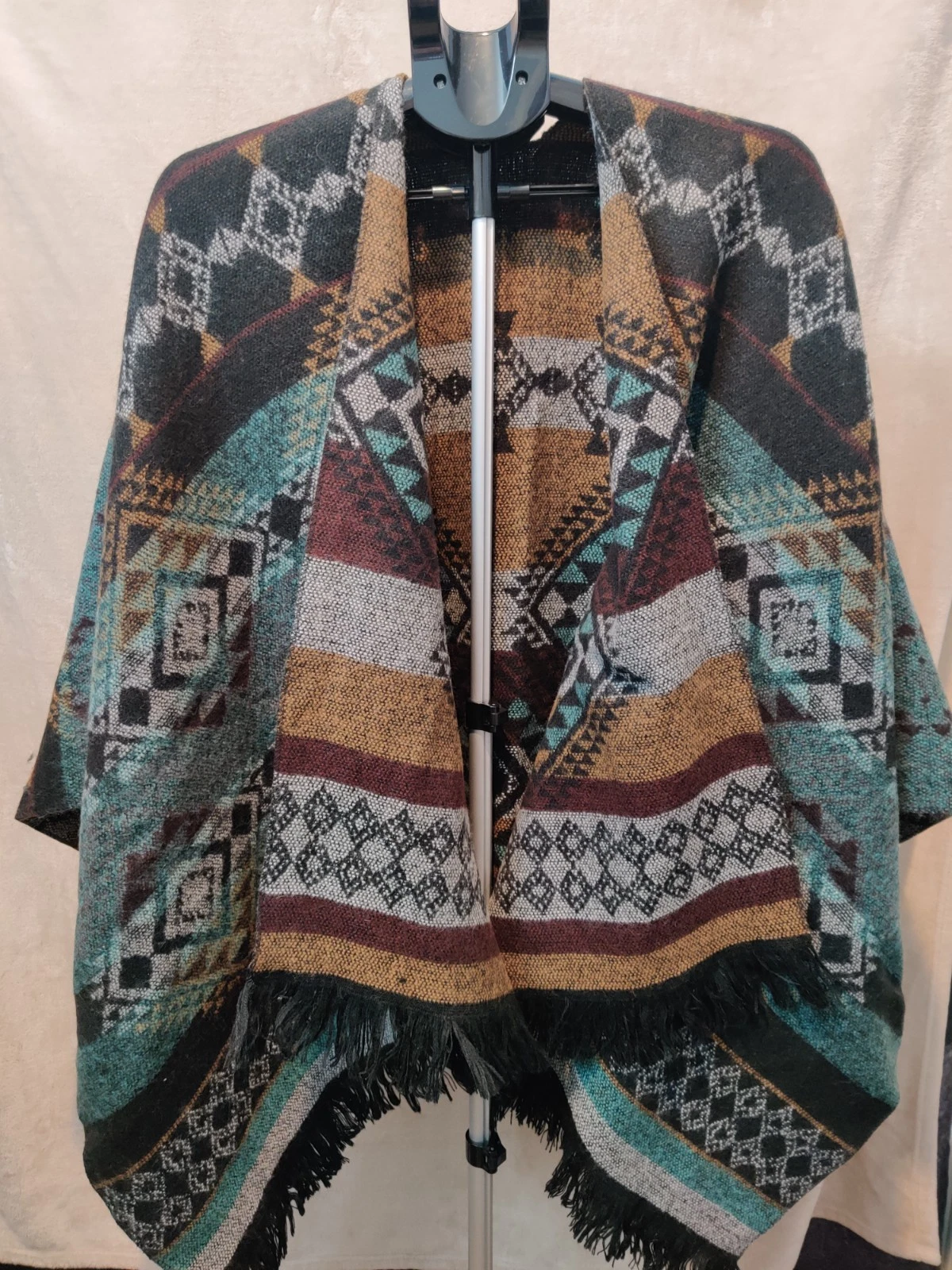 Women's Southwest Aztec Shawl Poncho Wrap Boho One Size Fringe Hippie Tribal