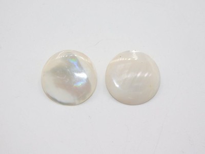 B871-VINTAGE CLIP EARRINGS~PEARLIZED BUTTON STYLE EARRINGS~WHITE~1'' WIDE