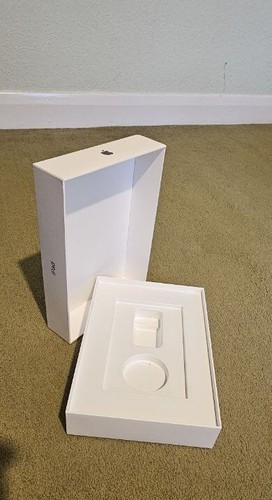 Apple iPad 9th Generation Empty Box Only - Bild 2 von 3