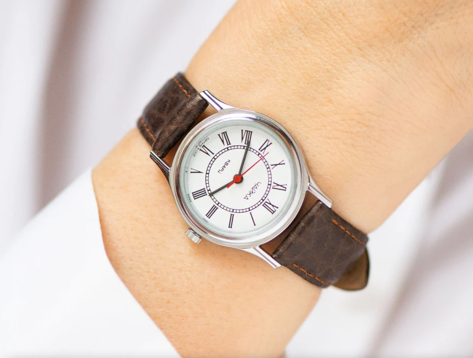 Unused quartz watch for women CHAKA NOS Roman numerals dial