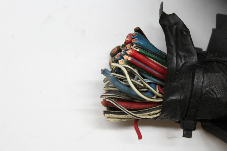 Toyota Solara 2008 2,4 L bajo capó motor caja de fusibles relé fabricante de equipos originales 07 08 Foto 3 de 4