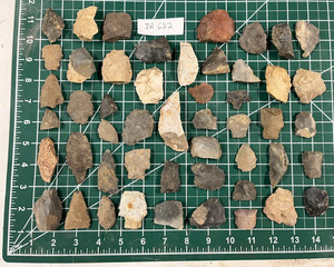 Lot of 50 Broken Authentic Indian Artifacts Knives Arrowheads Tools Indiana I622
