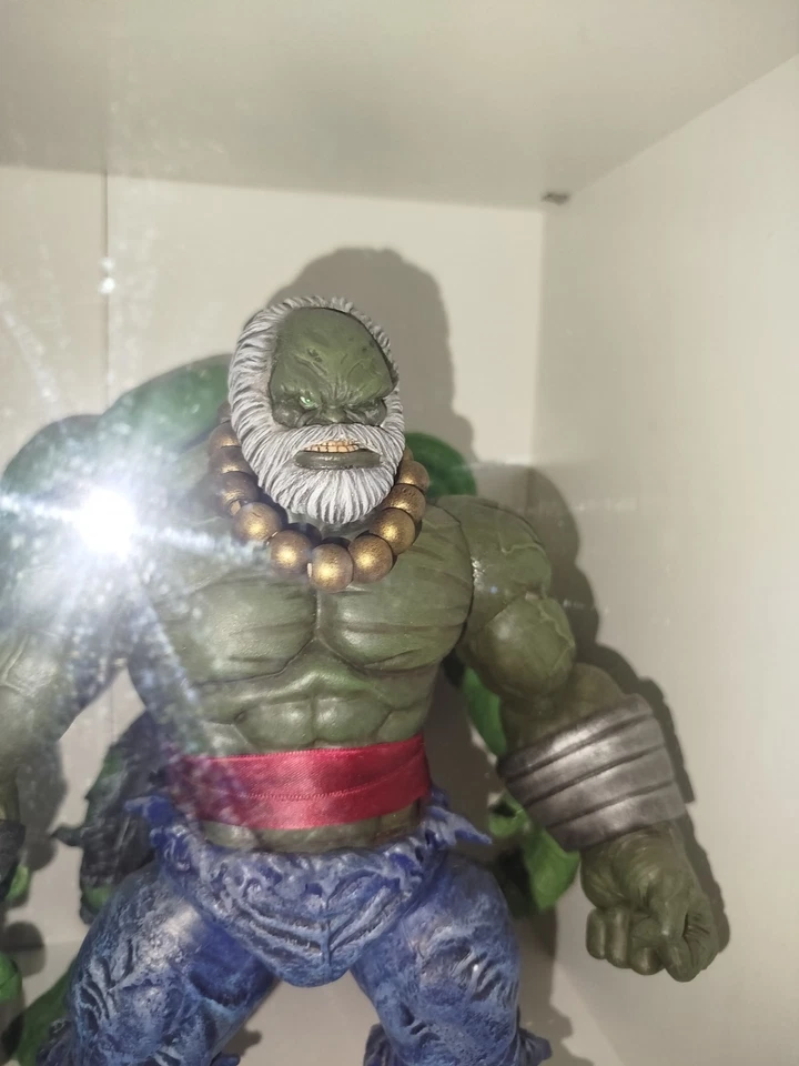 Marvel Legends Hulk Maestro Custom - Immagine 3 di 4