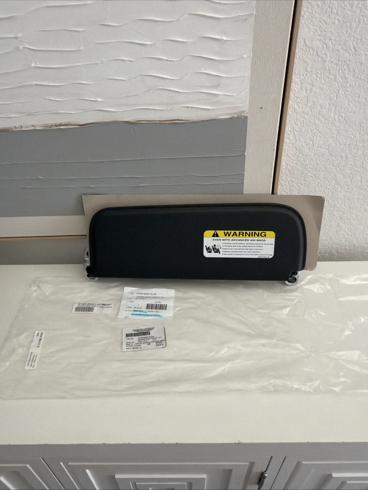 2020-2025 ASTON MARTIN DBX LH DRIVER ILLUMINATED DUAL BLADE SUN VISOR SHADE OEM