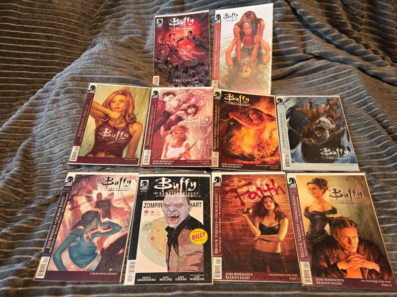 Buffy The Vampire Slayer Comic Book Lot of 10- Dark Horse  MIXED LOT