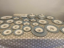 Royal doulton dinner Set  28 Pieces