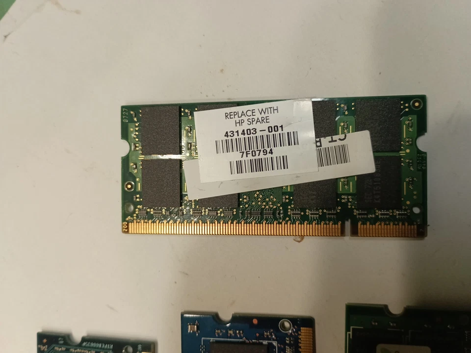 8 Barrettes de mémoires RAM de 1GB PC2 pour PC portable , kafr78 - Photo 4/4