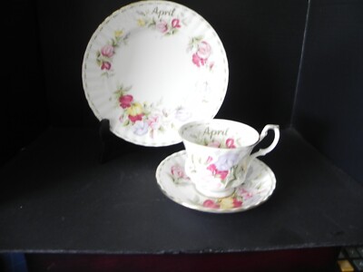 Flower of The Month April Sweet Pea by ROYAL ALBERT 3 piece Set