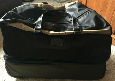 backpacks that hold laptops