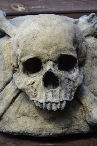 Schädel & Kreuz Knochen Wandplakette Stein Gothic Haus oder Garten Ornament 22cm/8,5" qm - Bild 2 von 4