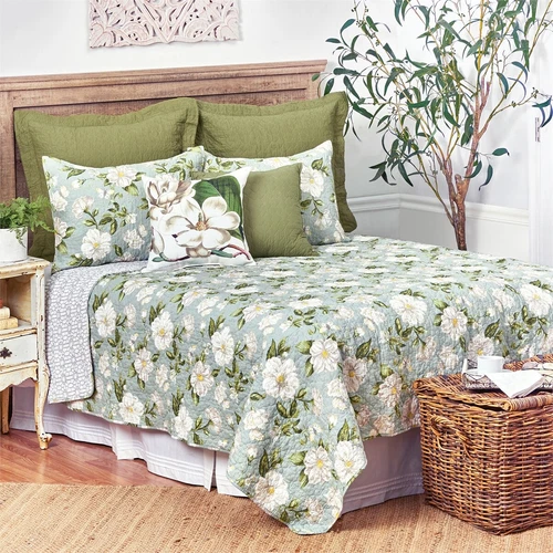 C&F Home Magnolia Garden Quilt - Thumbnail 3