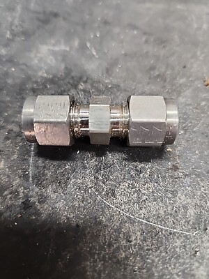 Swagelok SS4006 1/4 inch Union Tube Fitting