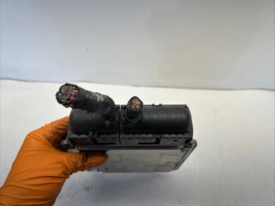 MÓDULO DE CONTROL DEL MOTOR OEM ECU 2014 - 2015 VOLKSWAGEN EOS 1Q0907115D / 0261S02336 Foto 3 de 4