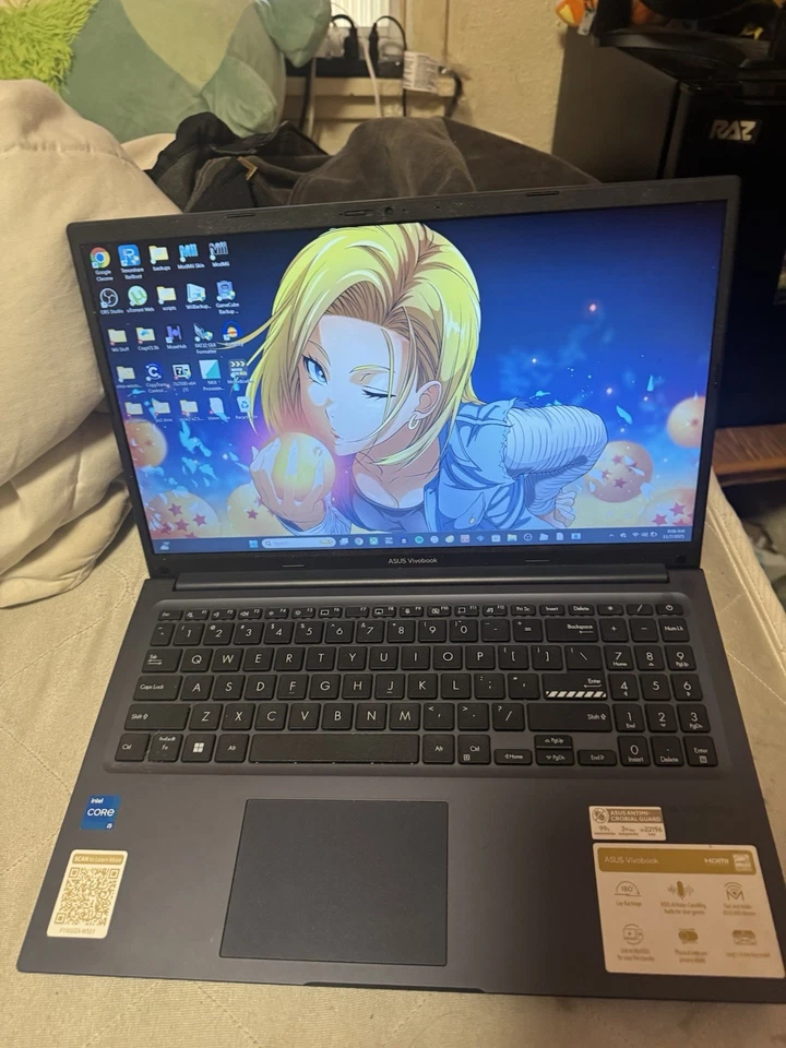 Portátil ASUS VivoBook Intel, Windows 11 Home, 15,6 pulgadas Foto 2 de 3