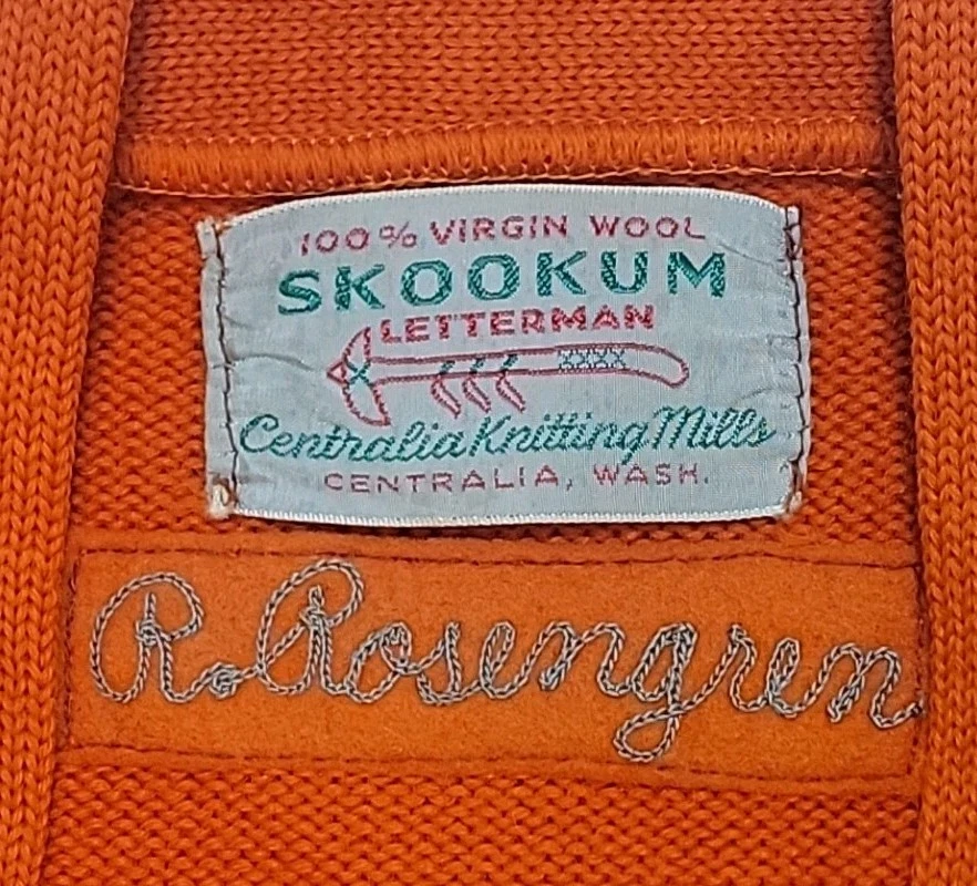 Suéter Letterman 100% Lana Skookum Años 50 De Colección Naranja con Negro "C" 59 Parches con Nombre Foto 2 de 4