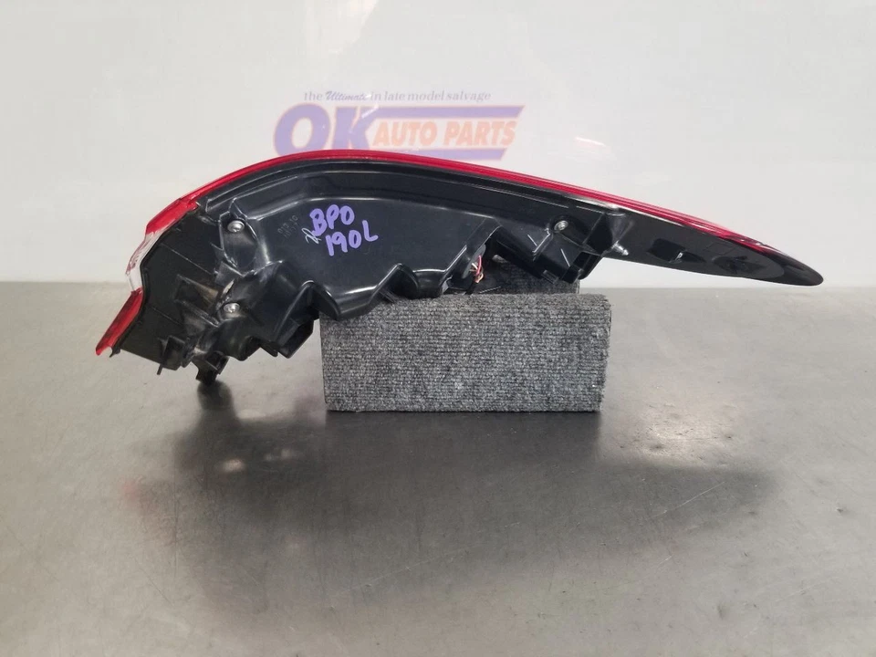 Toyota Camry Xle 18 2018 cuarto montado en panel LED luz trasera conductor izquierdo Foto 4 de 4