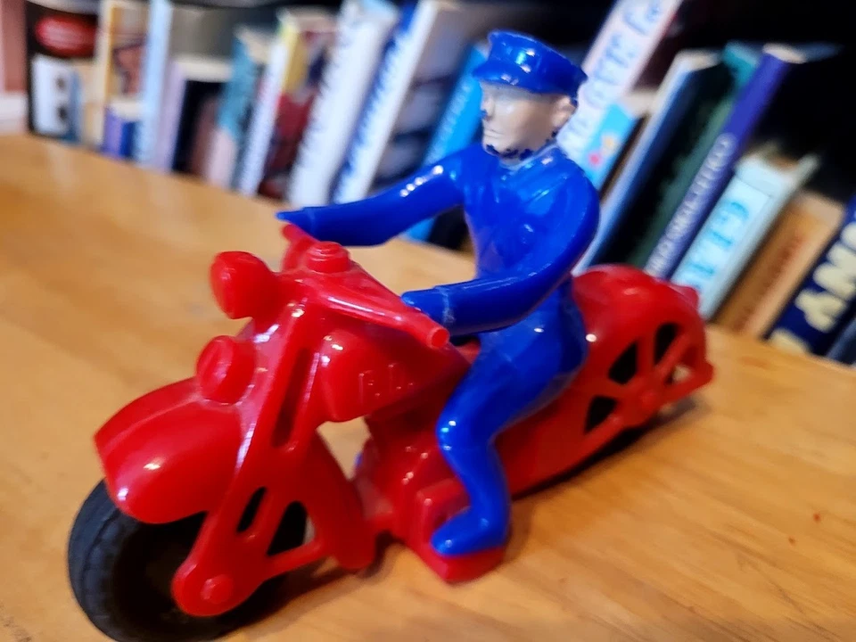 MUY BONITA MOTOCICLETA DE PLÁSTICO ROJO HUBLEY con DRIVER #1 Foto 4 de 4
