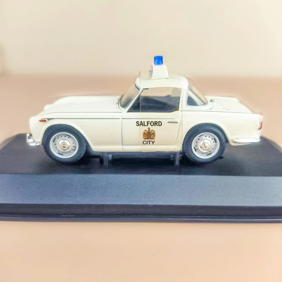 1/43 Corgi Vanguards VA11507 Triumph TR4A Salford City Police Diecast Car Model - Image 3 of 4