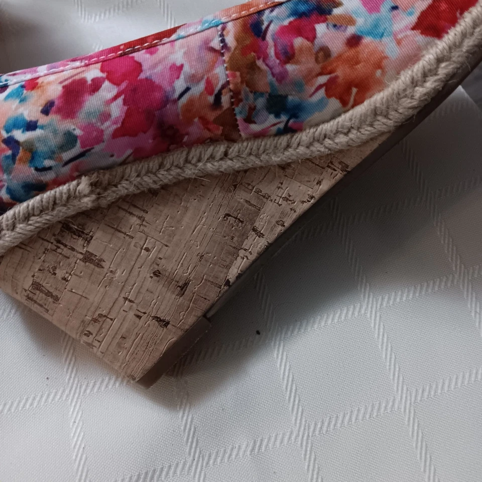 Zapatos sin cordones Life Stride talla 9W Soft System Flex rosa floral cuña usados en excelente estado con cable Foto 3 de 4