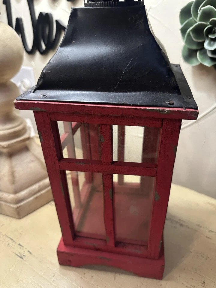 Linterna roja Country con pájaro en la parte superior de la puerta se abre para vela Foto 3 de 4