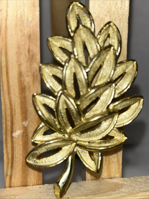 VTG Brooch Textured Gold Tone  Layered Brushed Leaf Pin Plant Stem Leaves