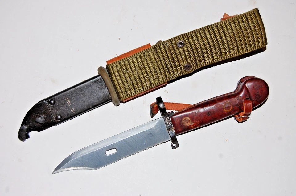 Cuchillo rifle bayoneta estilo soviético tipo I rumano con vaina y rana - sin emitir Foto 3 de 4