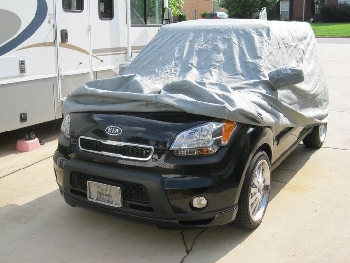 Cubierta de coche a medida Coverking All Weather Mosom Plus para Kia Soul Foto 2 de 4