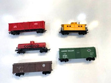 5 Life Like Ho Various Train Cars Bundle Lot