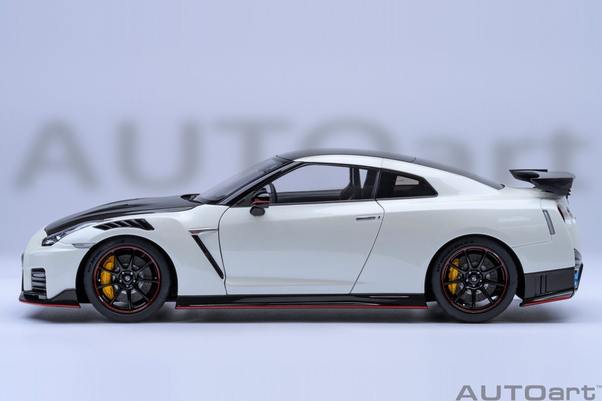 Autoart NISSAN GT-R R35 ホワイトパール世界2000台限定 s-l1200.jpg