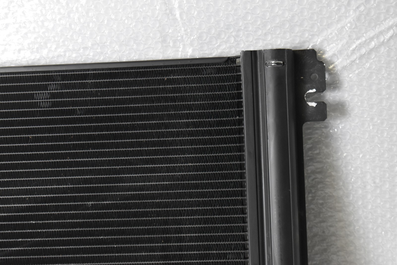 Radiator Maserati GRAN TURISMO 2008 52421365