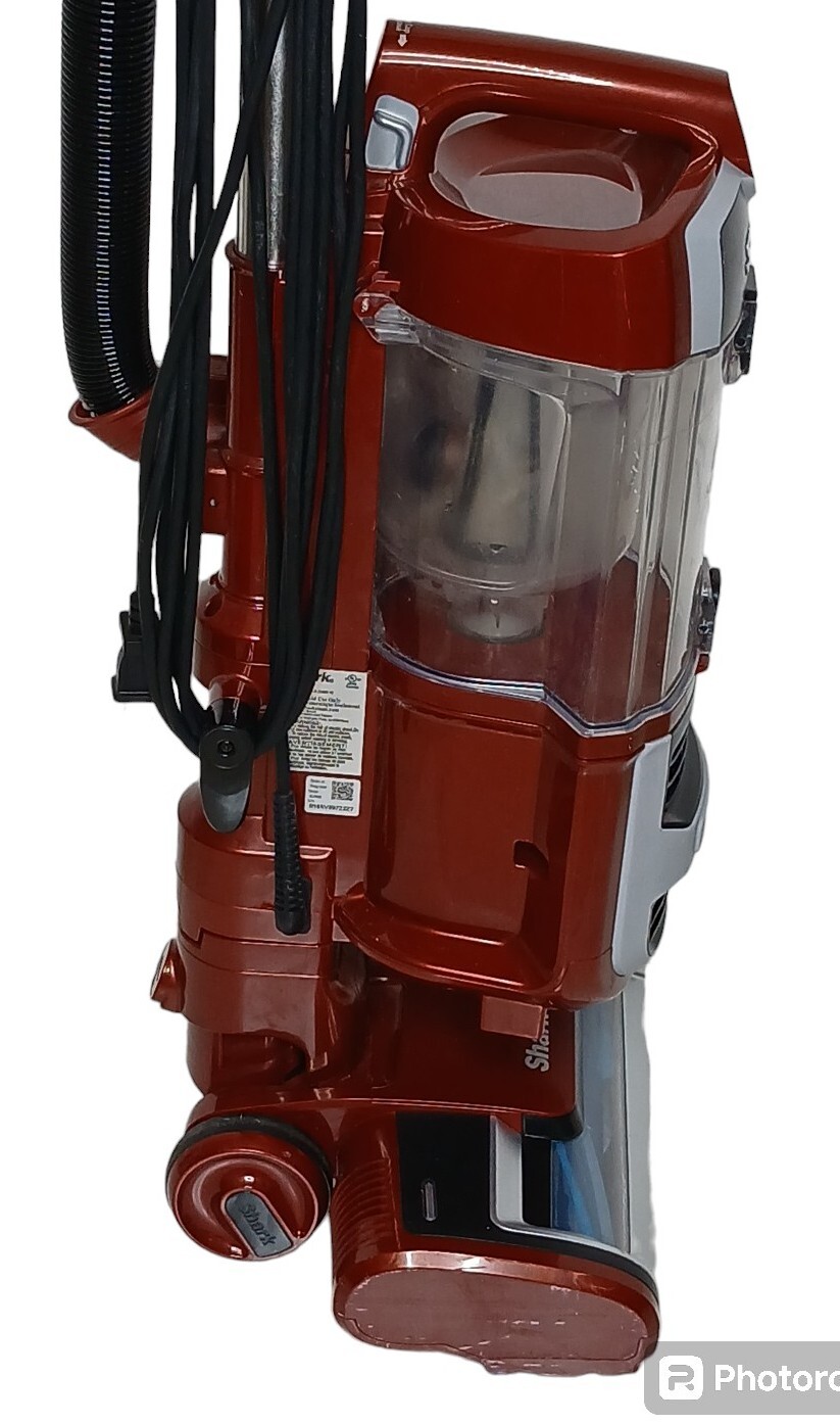 Shark ZU660 Navigator SelfCleaning Brushroll Pet Upright Vacuum Very