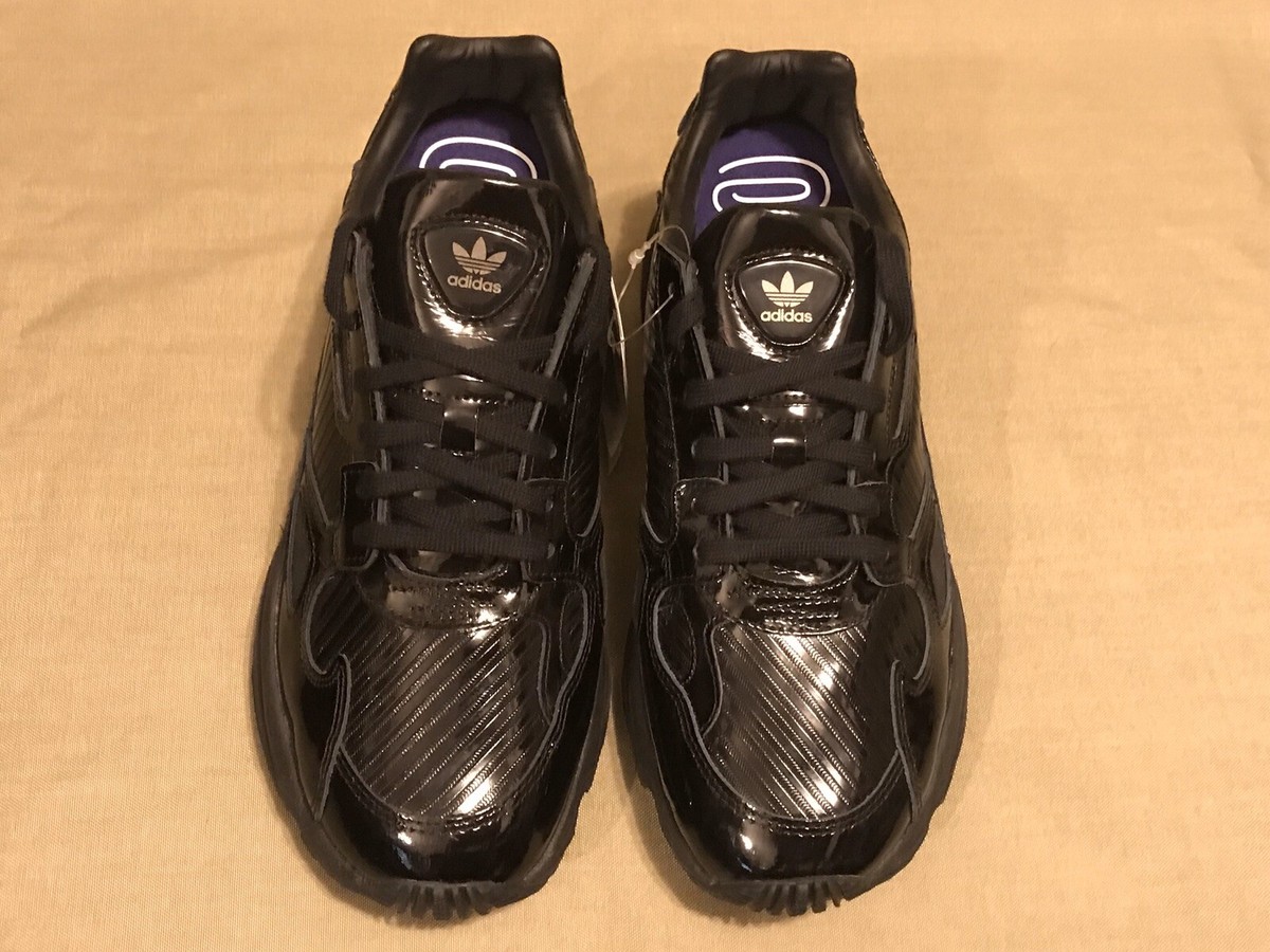 urban outfitters adidas falcon