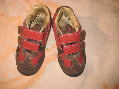 BISCOTTI BOYS SHOES . SIZE 26