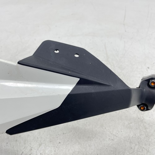 KTM 390 DUKE HANDGUARD 78002981000 HAND COVER PLASTIC WHITE RH RIGHT 17-20 - Picture 3 of 12