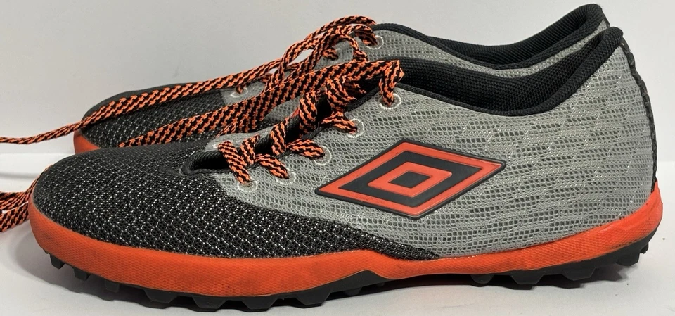 Umbro Youth Turf 3.0 Orange/Grey Cleats Size 2.5 - Image 3 of 4