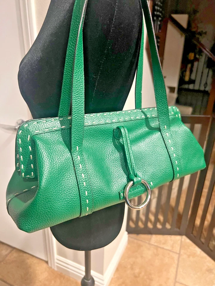 Max Azaria BCBG наплечная сумка зеленый кожаный молнии застежки - отличном состоянии! - Изображение 3 из 4