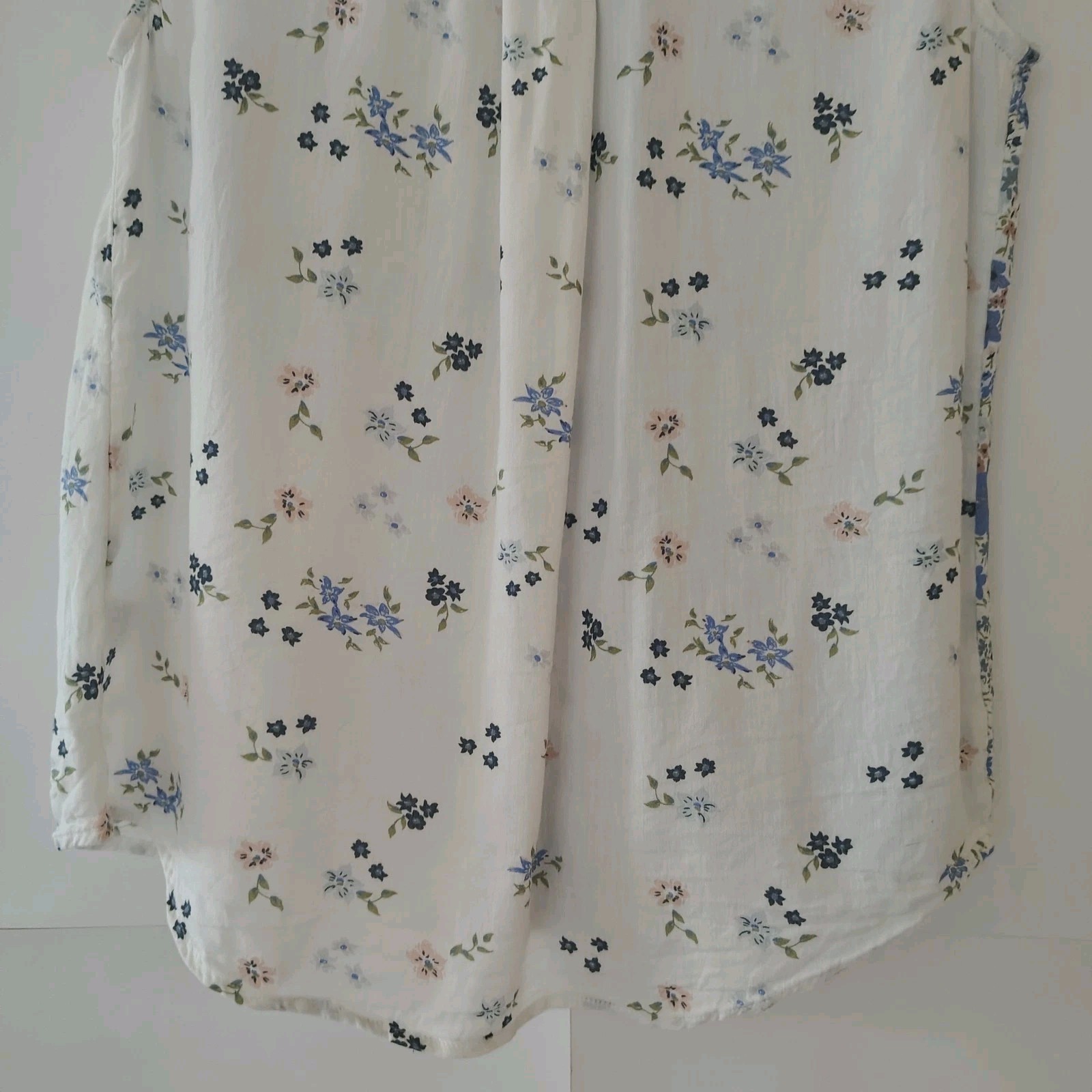 SO Floral Patchwork Sleeveless Button Up Blouse S… - image 6