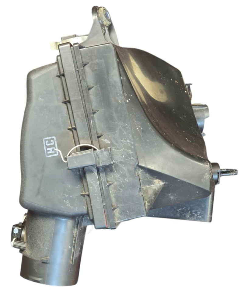 2014 2015 2016 2017 2018 2019 2020 LEXUS IS200-IS350 AIR FILTER BOX OEM - Image 2 of 4