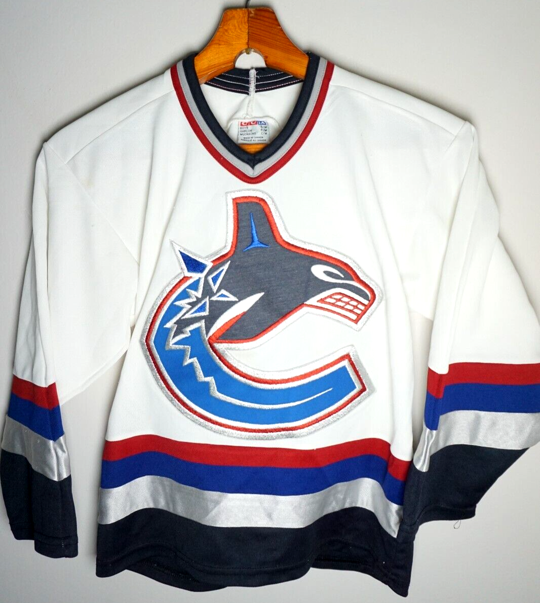 Vintage CCM Vancouver Canucks Jersey Kids Youth Small White 90s