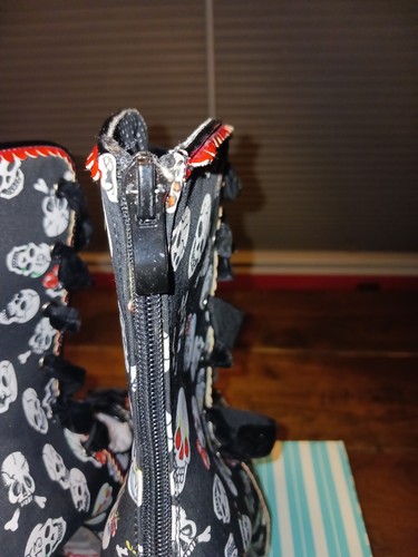 Bettie Page Skull Heels Size 8 - Picture 9 of 12