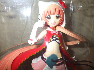 Iroha Nekomura mit Hello Kitty Figur Sanrio Serie Furyu Preis 2013 Japan selten