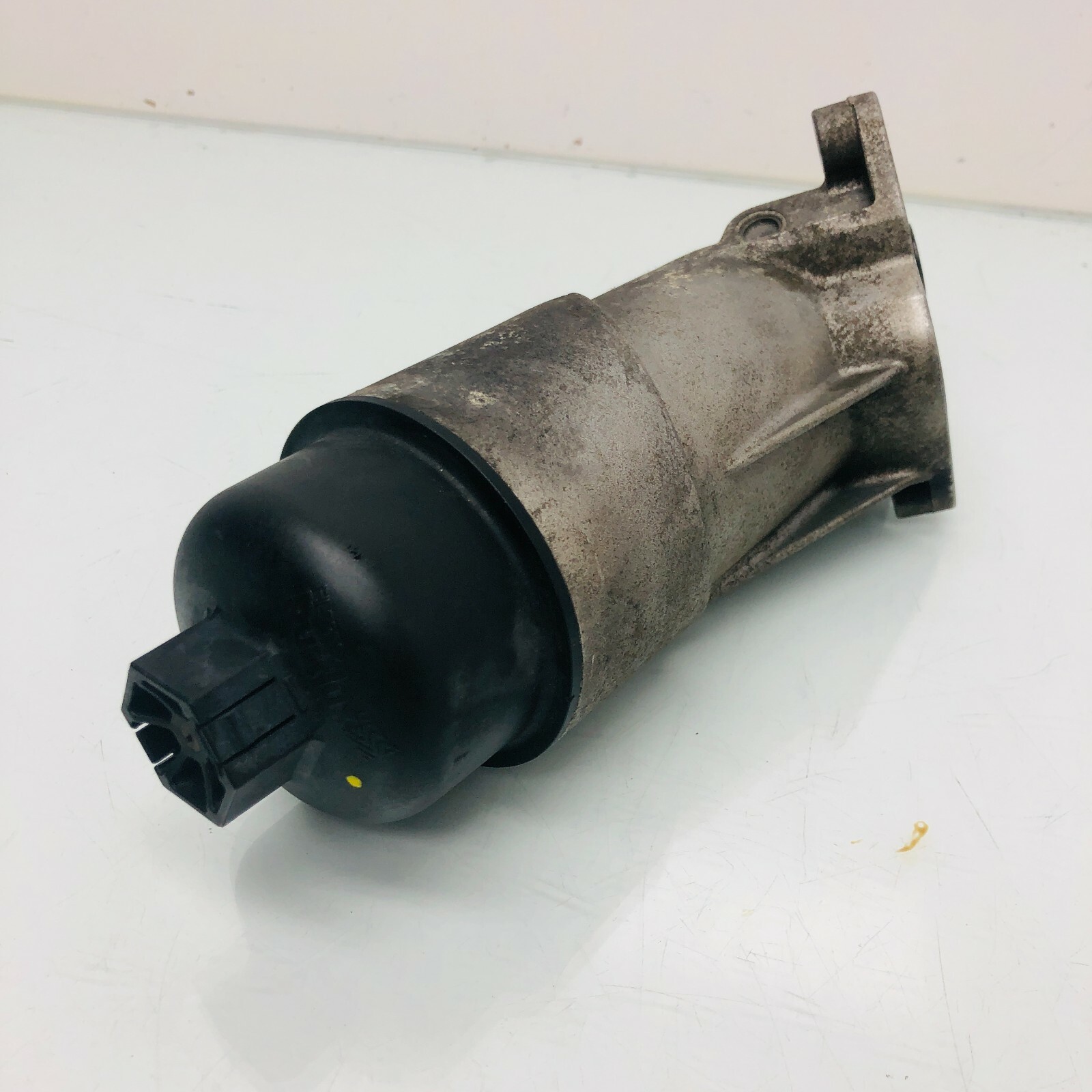 2014 - 2017 Maserati Ghibli 3.0L Engine Oil Filter Housing OEM 298937