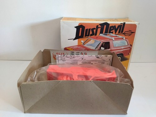 Airfix Dust Devil Ford Bronco 1:25 ref 07410 - Imagen 7 de 11