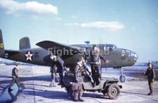 WW2 Picture Photo US bomber B-25 Mitchell and crew in Jeep before departure 4424