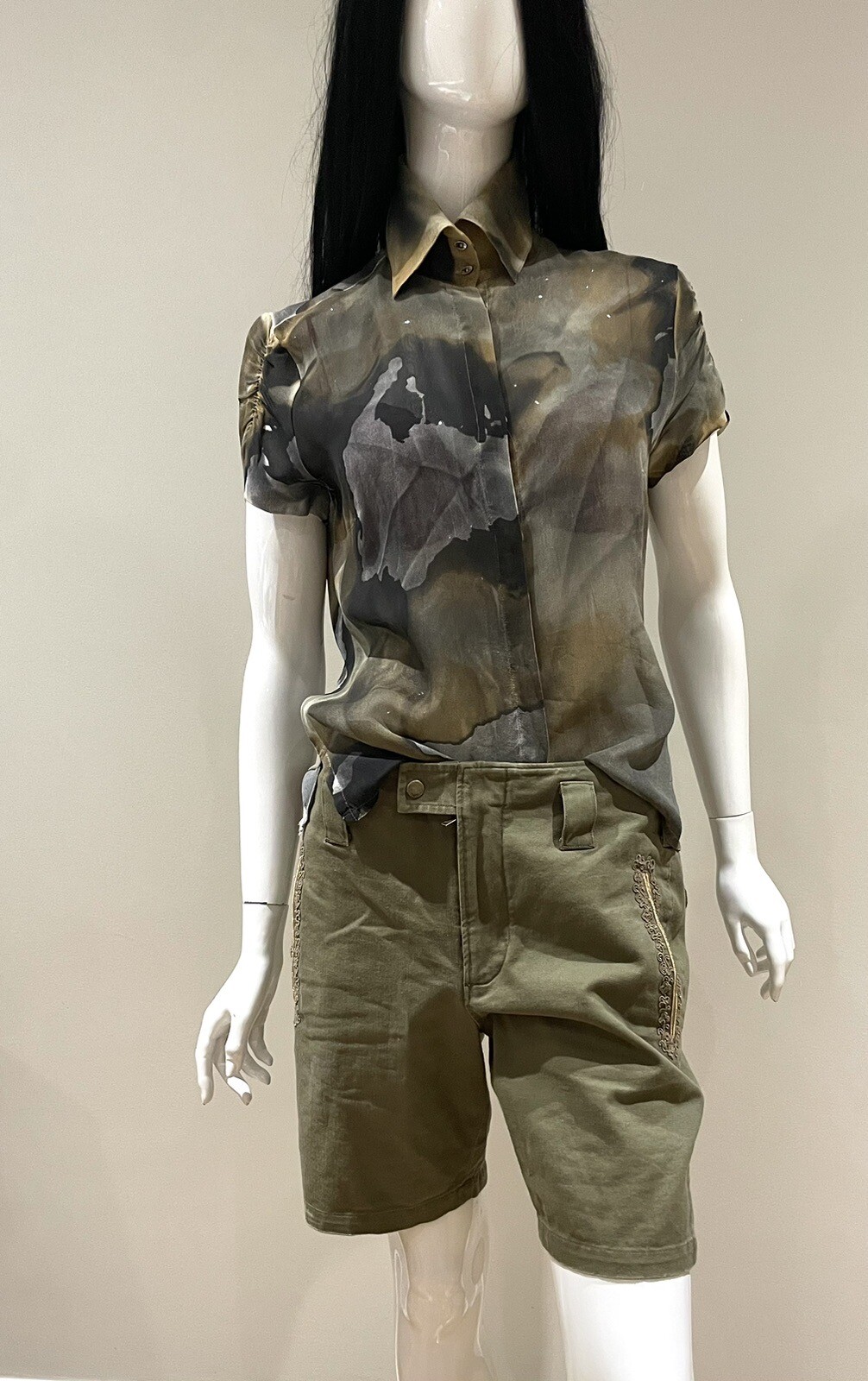 Pantaloncini da uomo Saint Laurent Designer colore chaki ricamati oro taglia 38FR (M)