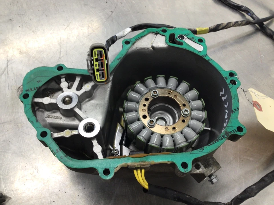 Can-Am Renegade 850 2017 4x4 generador de estator con cubierta Foto 3 de 4