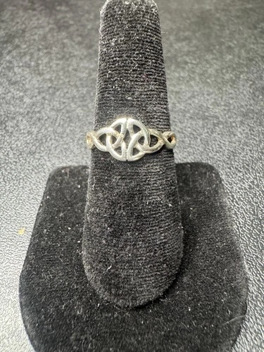 VINTAGE Sterling Silver 925 Trinity Knot Band Ring Silver Jewelry Size 7.25