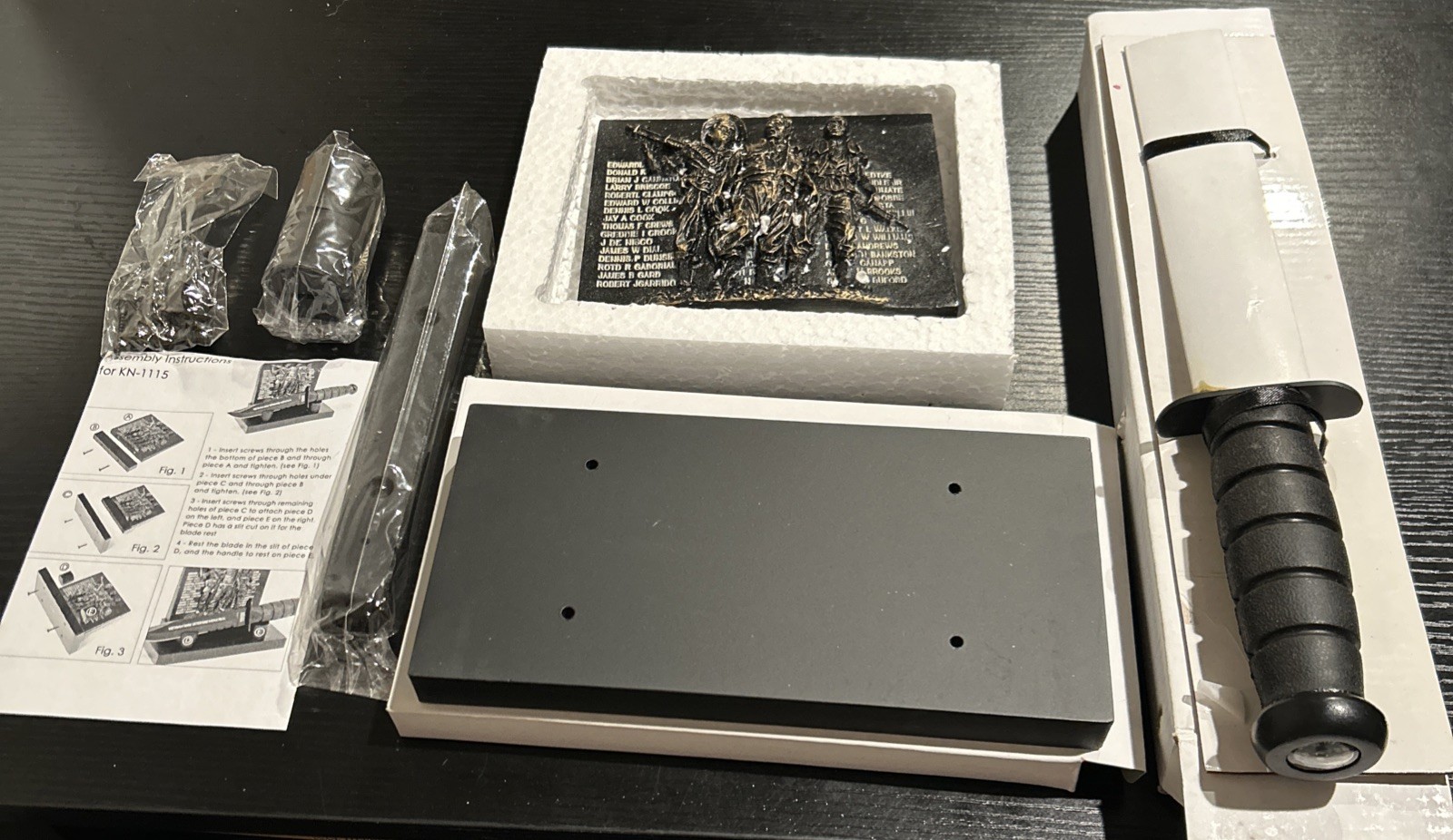 Vietnam War Veterans Memorial Plaque & Commemorative Black Survival Dagger Knife